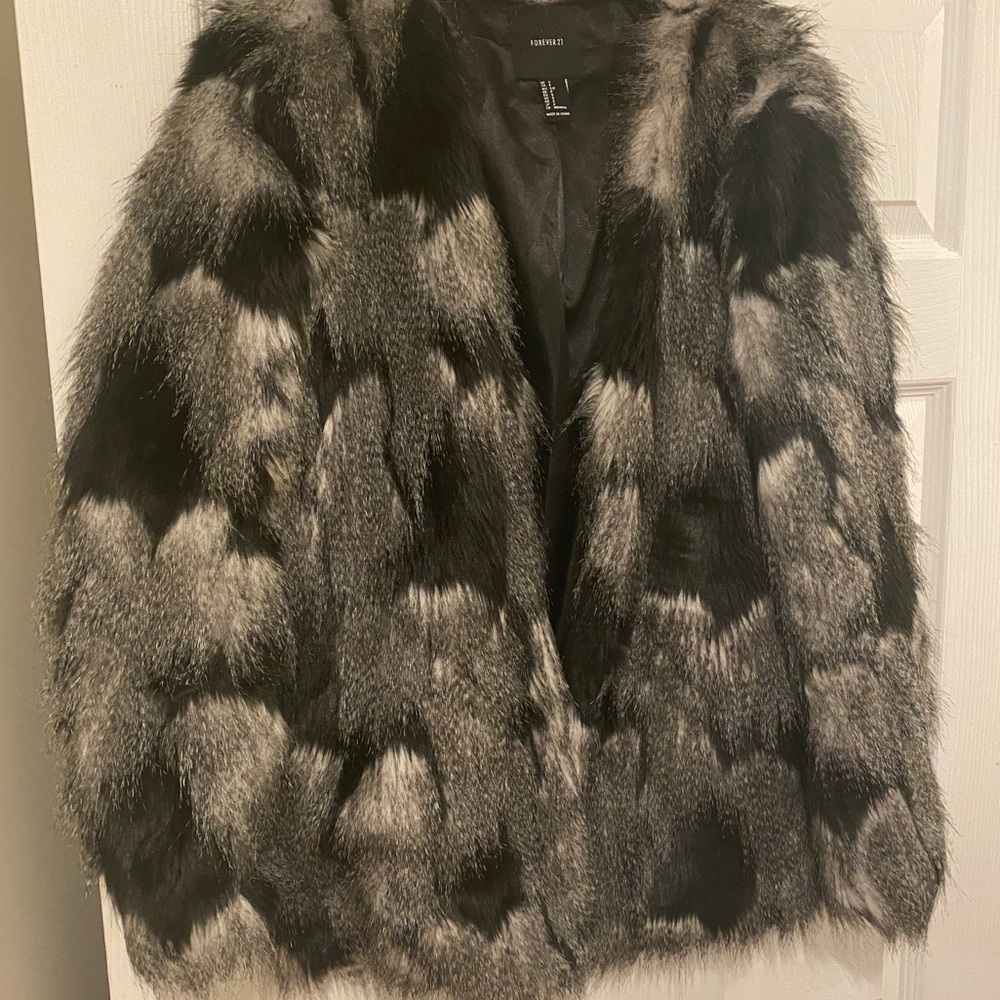 ❌SOLD❌ Forever 21 Faux Fur Jacket